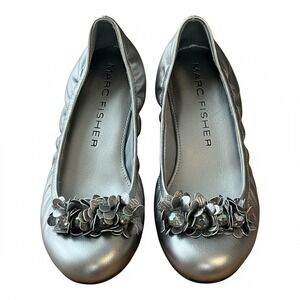 Marc Fisher Silver Metallic Ballet Flats Floral Beaded Applique Dress Shoes 6.5M
